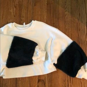 Cropped sweatshirt